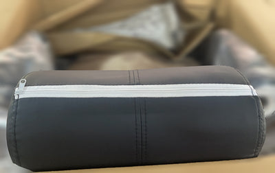 Zeitgenössischer luxuriöser höhenverstellbarer Drehhocker mit Lederpolsterung, Armlehne und Fußstütze für das Esszimmer 