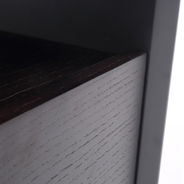 Moderner minimalistischer Nachttisch in schwarzem Lack: Holzfurnier mit einer Schublade - Eleganter offener Stauraum-Nachttisch für das Schlafzimmer 