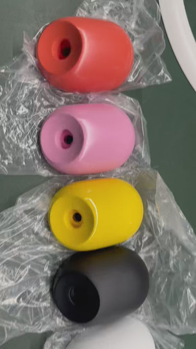 Applique murale 1 lumière avec abat-jour en résine style macaron et boule de verre 
