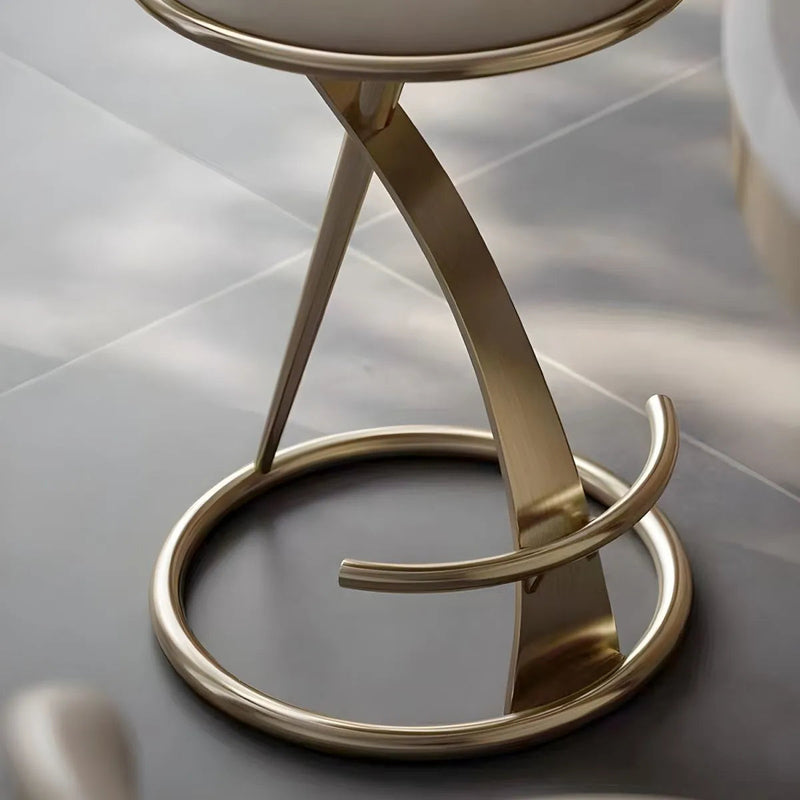 Taburete de mostrador giratorio con tapizado de cuero redondo moderno de lujo, estructura de metal, respaldo bajo, reposapiés para cocina 