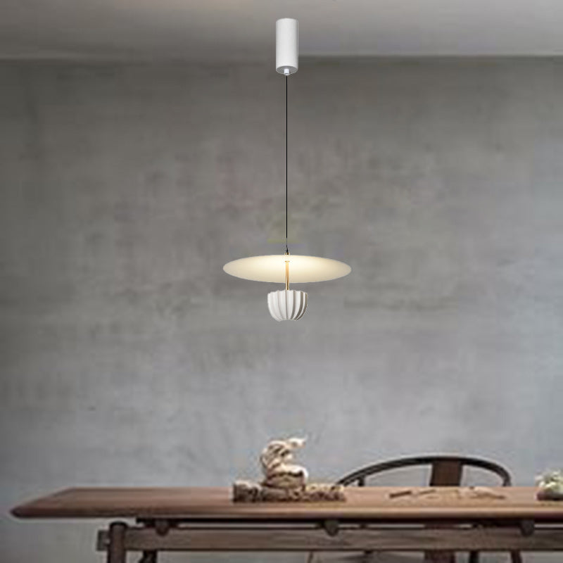 Suspension LED ronde en aluminium scandinave contemporaine pour salon 