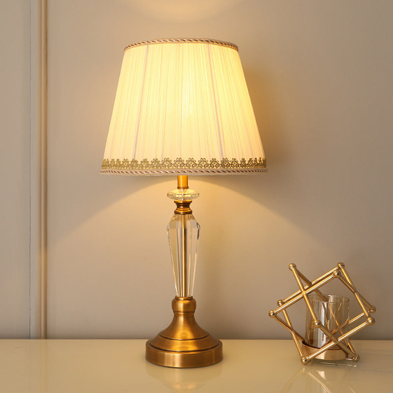 Europäische minimalistische 1-flammige Kristalltuch-Tischlampe 