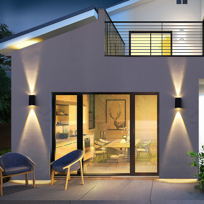 مصباح حائط LED مقاوم للماء مربع هندسي مشرق بالطاقة الشمسية البسيطة للاستخدام الخارجي 