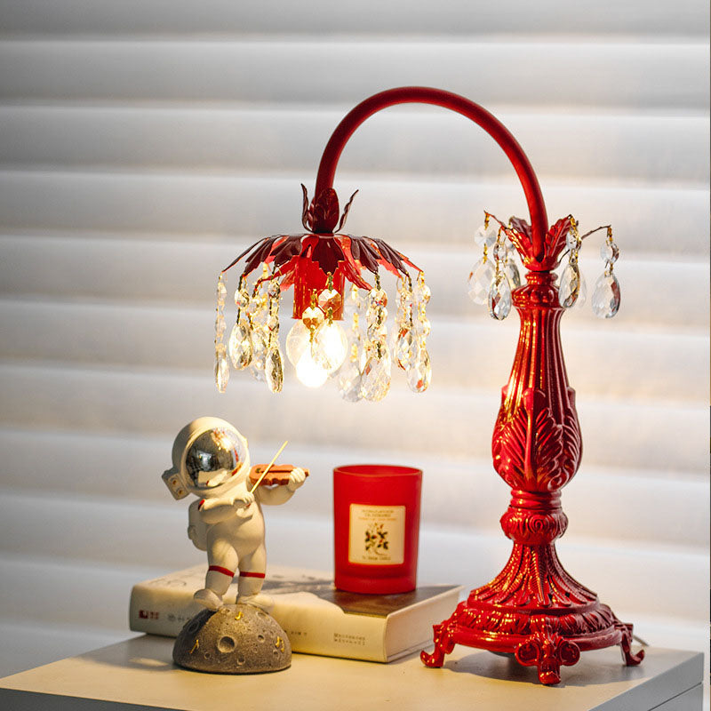 Lámpara de mesa de 1 luz con base tallada de hierro y cuentas de cristal chino tradicional para dormitorio 