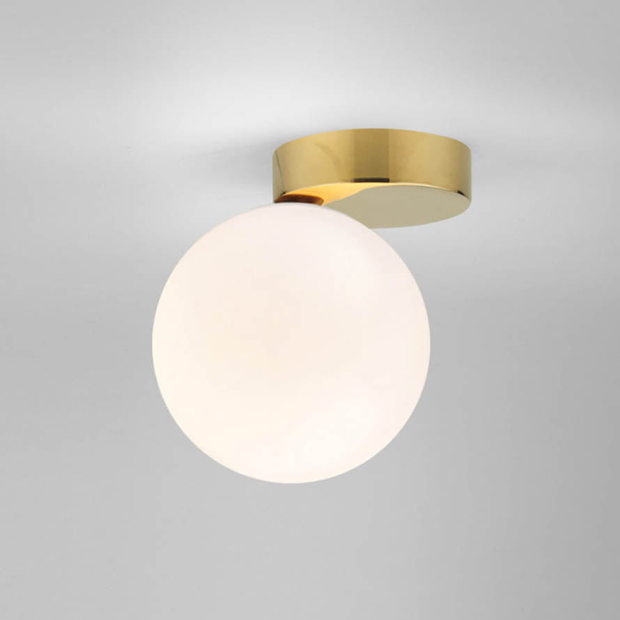 Nordischer minimalistischer weißer Orb aus Metall und Glas LED-Deckenleuchte 
