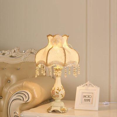 European Retro Light Luxury Carving Resin Fabric Alloy 1-Light Table Lamp