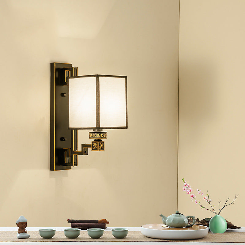 Aplique de pared cuadrado de 1 luz de hierro, cobre y tela de estilo chino tradicional para salón y dormitorio 