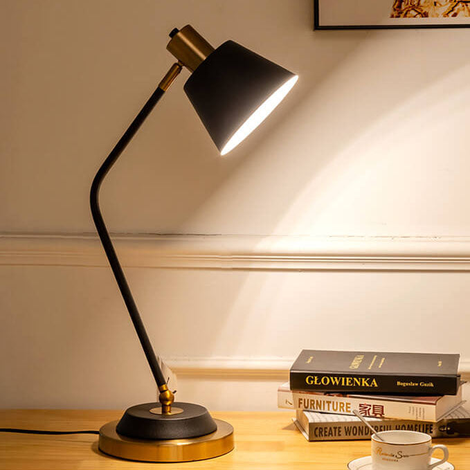 Moderne, minimalistische, einfarbige, 1-flammige Tischlampe aus Eisen