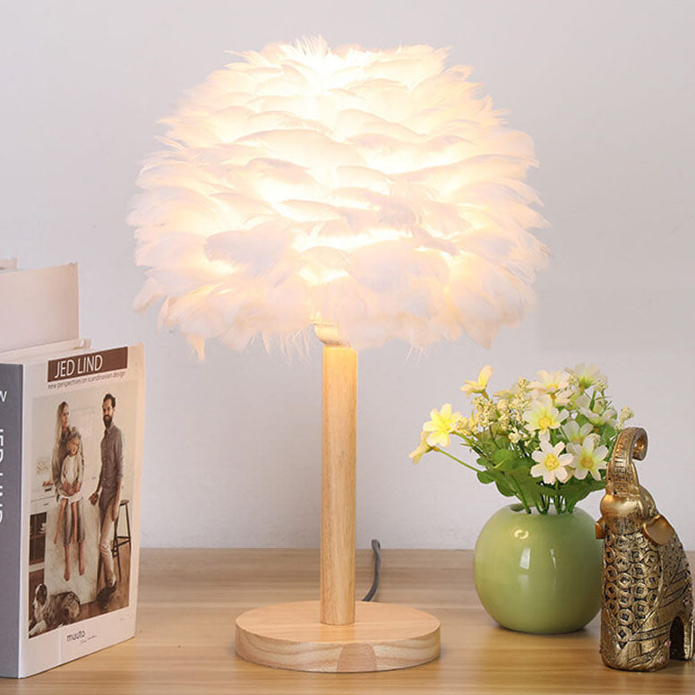 Lampe de table moderne et créative à 1 lumière en bois massif avec plumes décoratives 