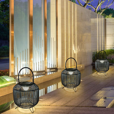 ضوء LED شمسي مقاوم للماء للحديقة مصنوع من الحديد بتصميم عصري منسوج من الخيزران 
