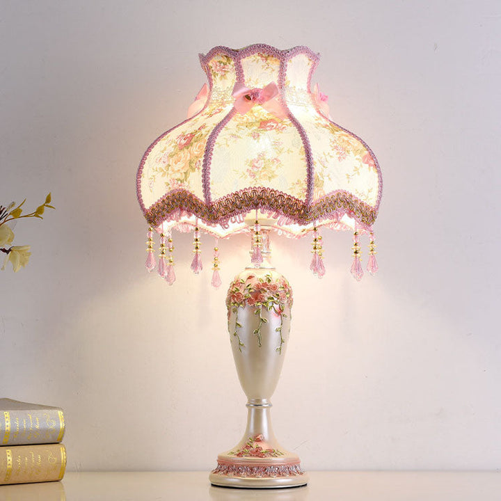 Lámpara de mesa de 1 luz para dormitorio con base de resina y tela de jarrón de rosa europea tradicional 