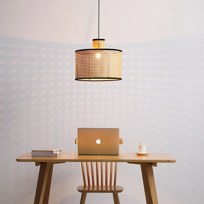 Japanischer minimalistischer runder Pflaumen-PVC-Rattan 1-Licht-Pendelleuchte 