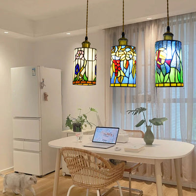 Europäischer Tiffany Rustikaler Buntglassäulen-Kronleuchter mit 3 Lichtinseln 
