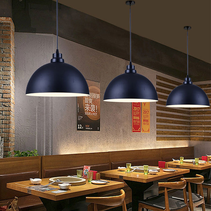 Luminaire suspendu industriel simple à 1 lumière avec couvercle en forme de dôme en fer 