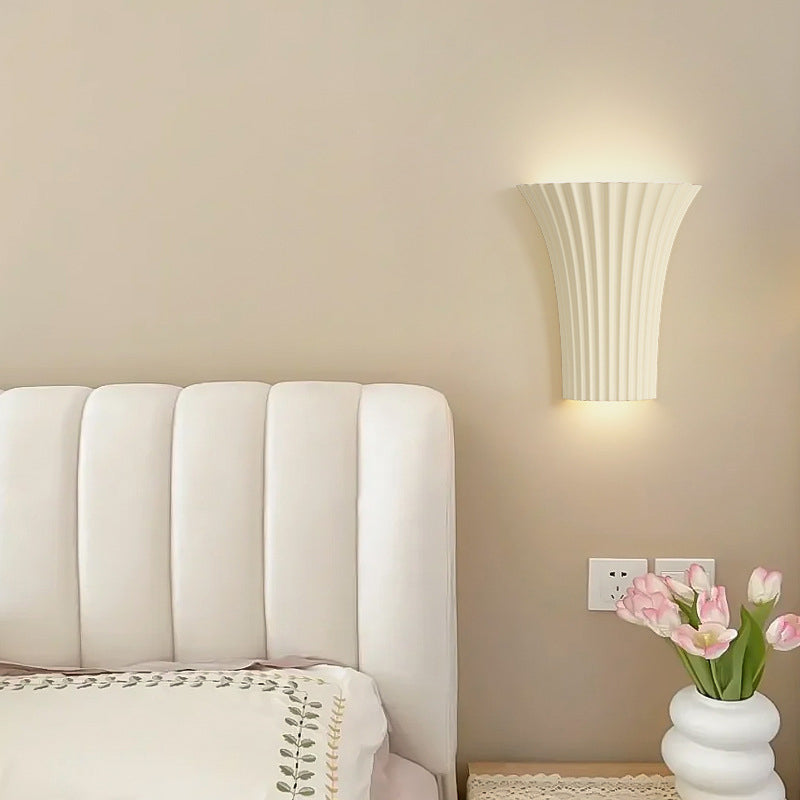 Moderne minimalistische Halbzylinder Hardware Harz 1-Licht Wandleuchte Lampe für Schlafzimmer 