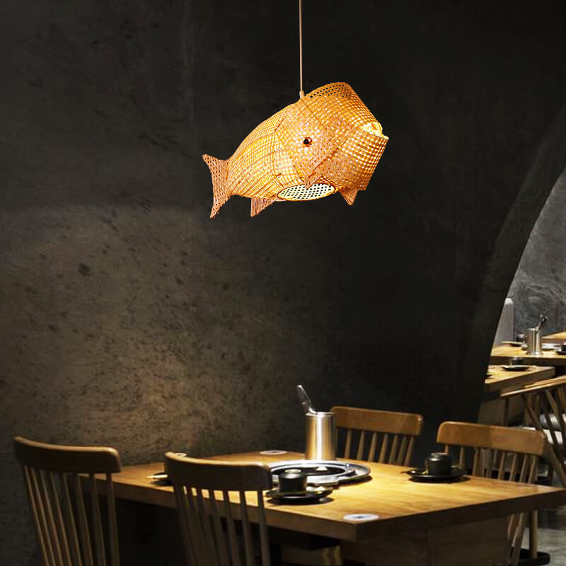 Chinesische Retro-Bambus-Weberei Fischform 1-Licht Pendelleuchte 