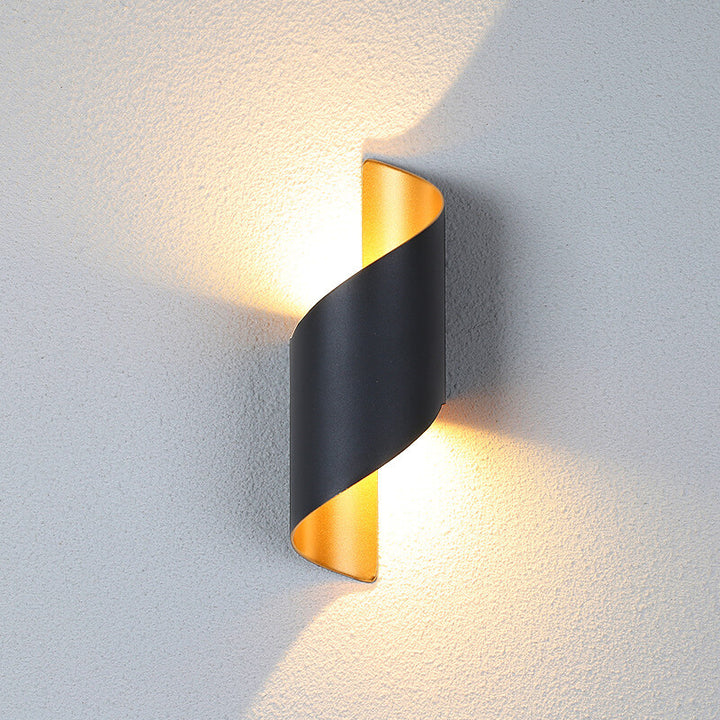 Modern Creative Bending Aluminum Outdoor Indoor Waterproof LED Wall Sconce Lamp