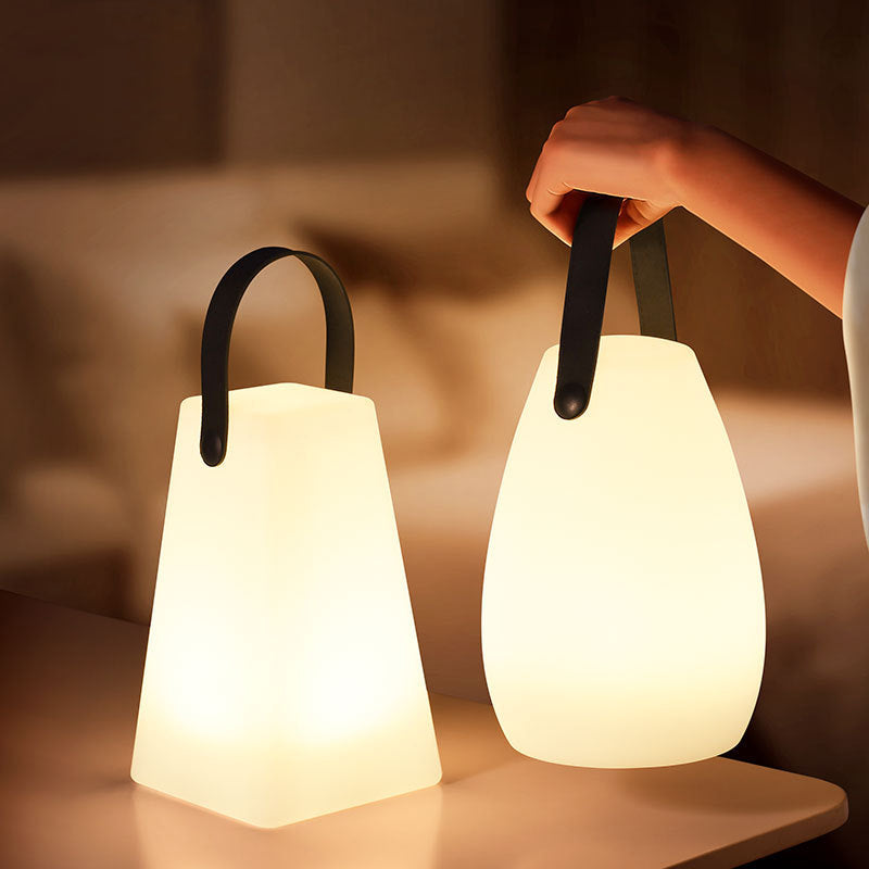 Moderne kreative einfache USB wiederaufladbare tragbare LED-Tischlampe mit 16 Farbwechseln 
