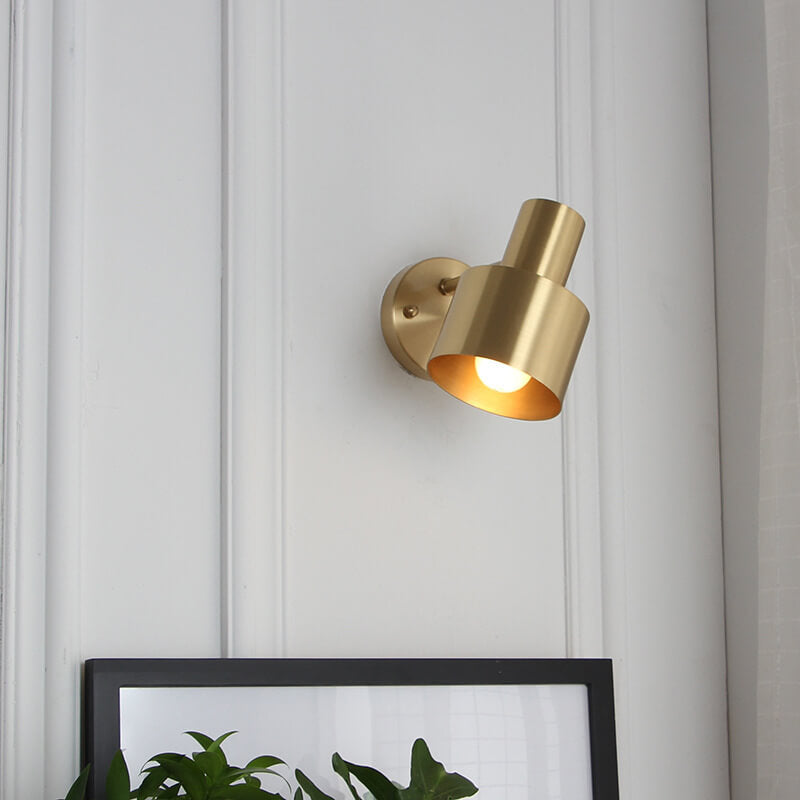 Nordic Minimalist Golden Metal Column 1-Light Wall Sconce Lamp