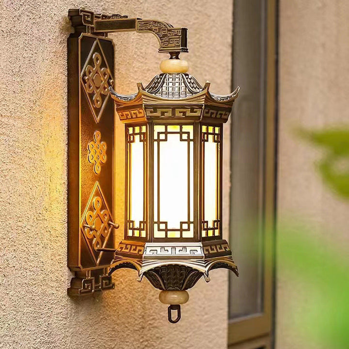 Traditionelle europäische Aluminium-Achteck-Pavillon-Wandleuchte mit 1 Licht und Marmor-Imitat-Schirm für die Außenterrasse 