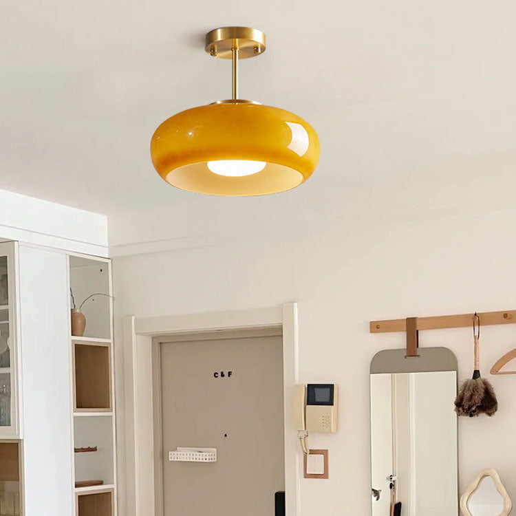 Zeitgenössische skandinavische ovale Eisen-Kupfer-Glas-1-Licht-Pendelleuchte für Schlafzimmer 