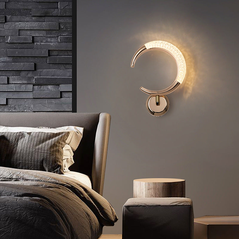 Lámpara de pared LED con pantalla de acrílico y anillo de hierro en oro rosa de lujo moderno para dormitorio 