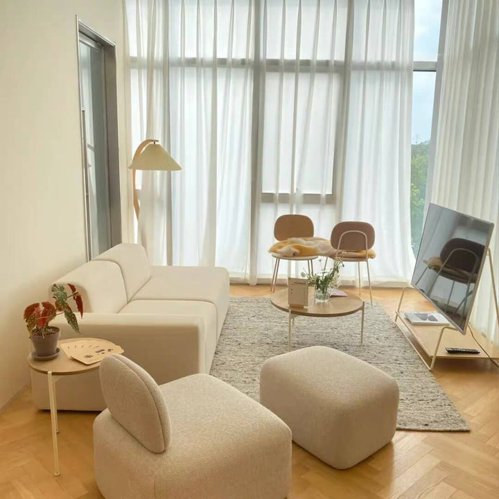 Moderner minimalistischer, plissierter, gebogener Stoff-, Eisen- und Marmor-1-Licht-Stehlampe für das Wohnzimmer 