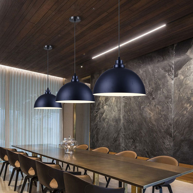 Luminaire suspendu industriel simple à 1 lumière avec couvercle en forme de dôme en fer 