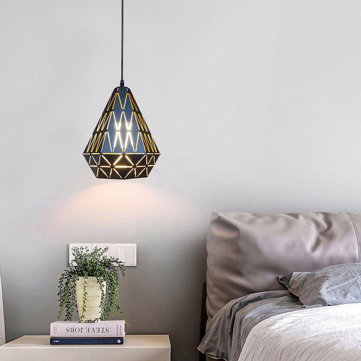 Moderne nordische 1-flammige Pendelleuchte aus Eisen in geometrischer Dreiecksform für Wohnzimmer &amp; Schlafzimmer 