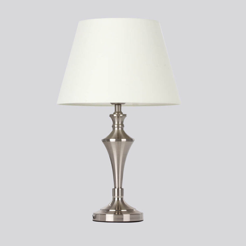 Nordischer minimalistischer beiger Stoff 1-Licht Tischlampe 
