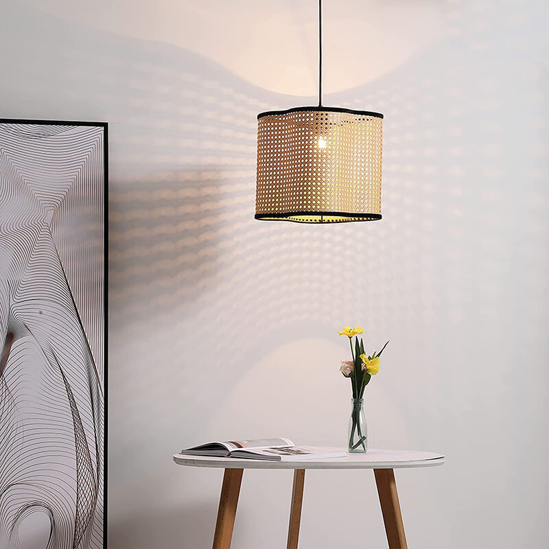 Japanischer minimalistischer runder Pflaumen-PVC-Rattan 1-Licht-Pendelleuchte 