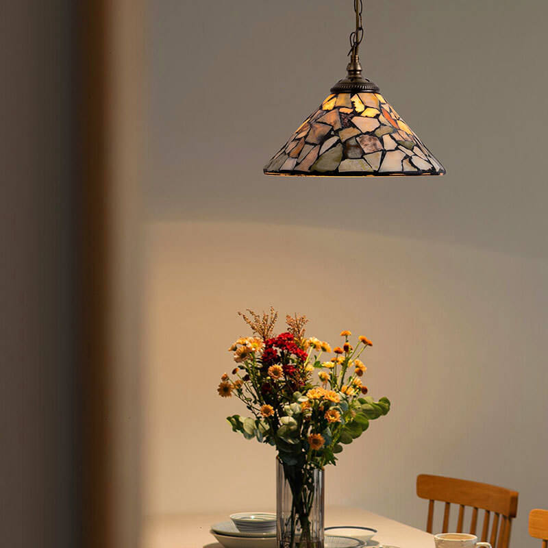 Traditionelle europäische Vintage-Pendelleuchte aus jadefarbenem Buntglas in Kegelform und Messing mit 1 Flamme für das Wohnzimmer 