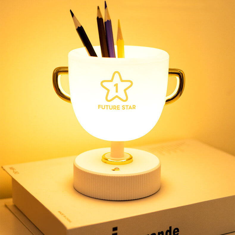 Kreative Trophäenbecher LED Nachtlicht USB Tischlampe 
