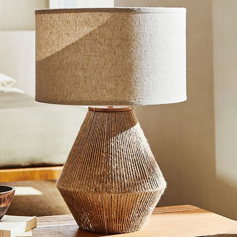 Traditionelle 1-flammige Tischlampe aus japanischem Hanfseilgeflecht und Stoff für das Schlafzimmer 