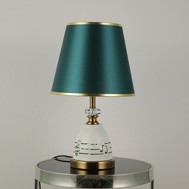 Moderne minimalistische Tischlampe aus Stoff mit einfarbiger Hardware und 1 Licht 