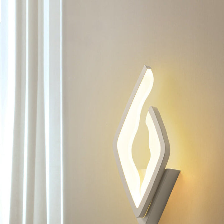 Moderne Acryl kreative Flammendesign LED Wandleuchte 