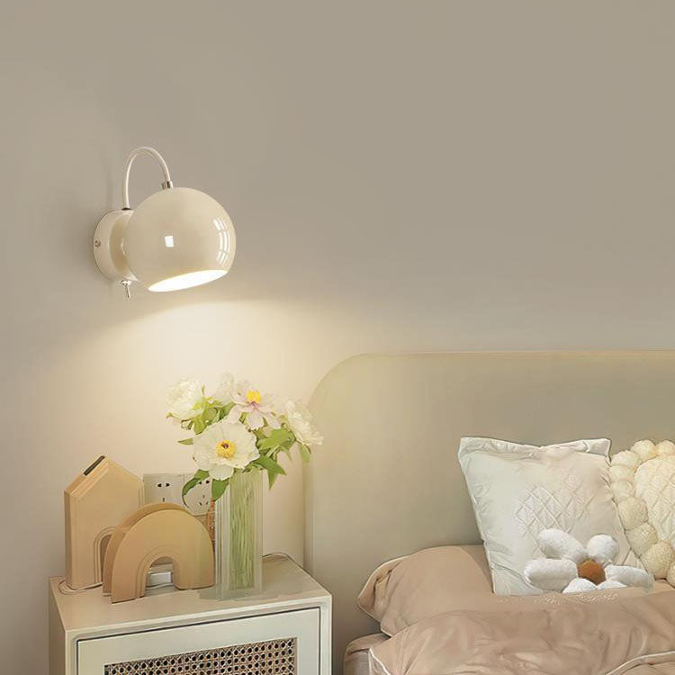 Moderne minimalistische cremefarbene runde Wandleuchte aus Eisen und Aluminium mit 1 Licht für Schlafzimmer 