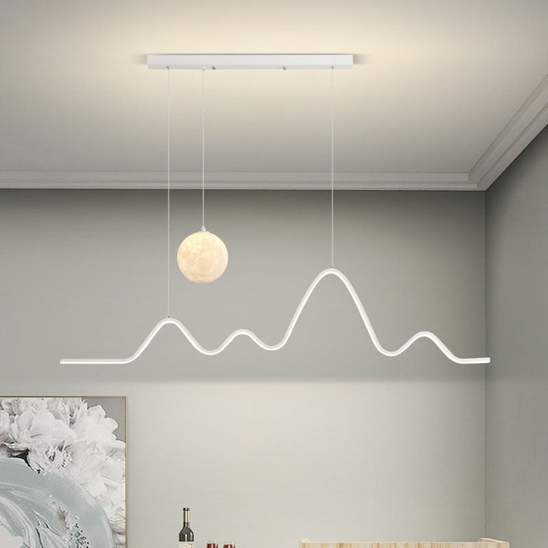 Moderner minimalistischer Kronleuchter mit gewelltem Aluminiumstreifen und PLA 3D-Mondschirm LED-Insellicht für das Esszimmer 
