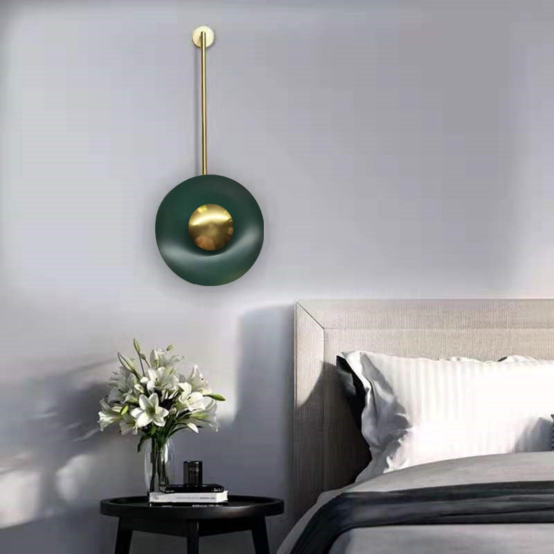 Moderne minimalistische dunkelgrüne runde LED-Wandleuchte mit langem Stab 