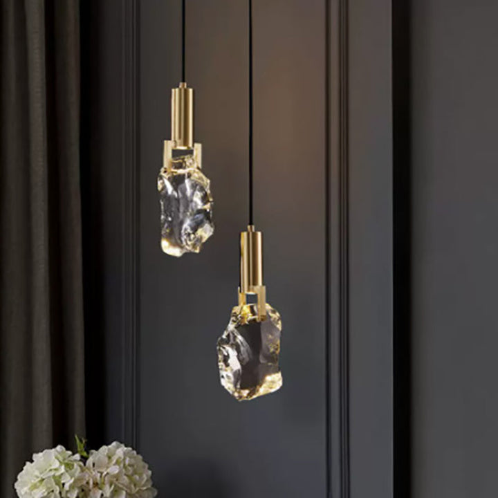 Lámpara colgante LED de lujo moderno de cobre con piedra de cristal irregular para sala de estar 