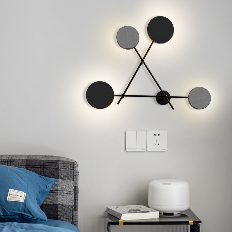 Moderne Mid-Century Eisen Dreieck Rahmen Acryl Disc LED Wand Leuchte Lampe Für Schlafzimmer 