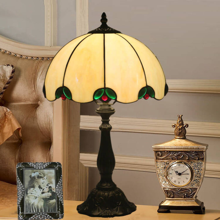 Lampe de table vintage Tiffany beige avec dôme en gemmes vertes à 1 lumière 