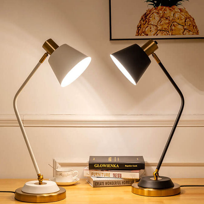 Moderne, minimalistische, einfarbige, 1-flammige Tischlampe aus Eisen