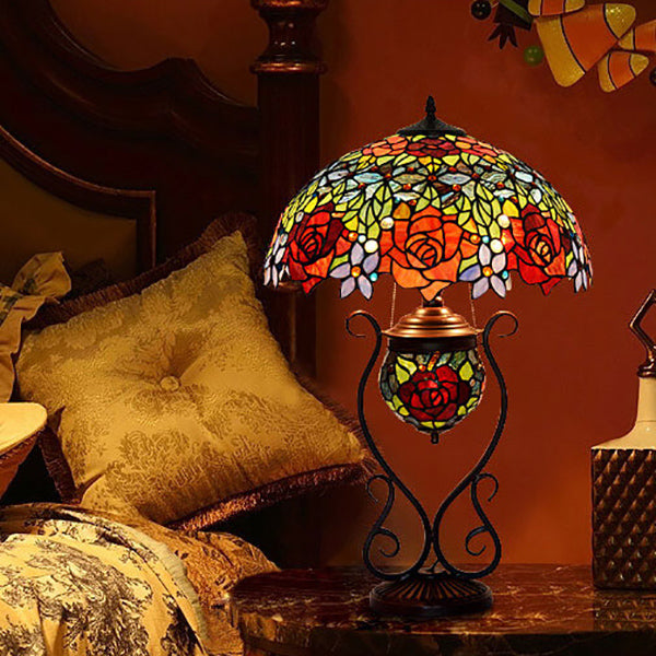Lampe de table à 3 lumières avec base en dentelle et verre coloré Tiffany rose de style européen 