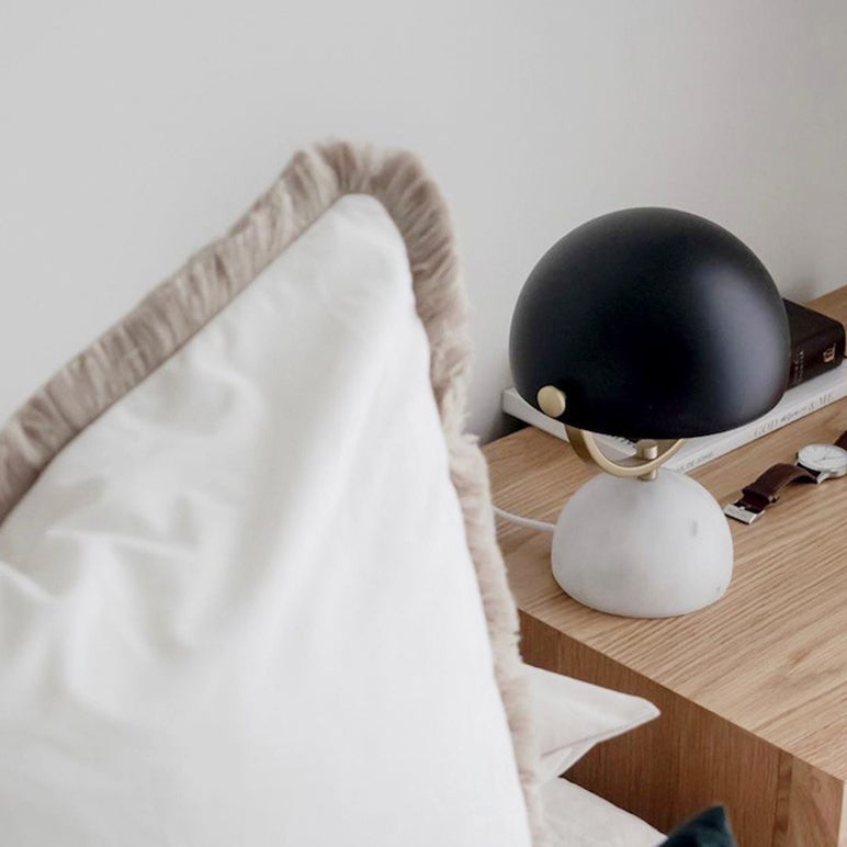 Moderne minimalistische 1-flammige Tischlampe aus Marmor 