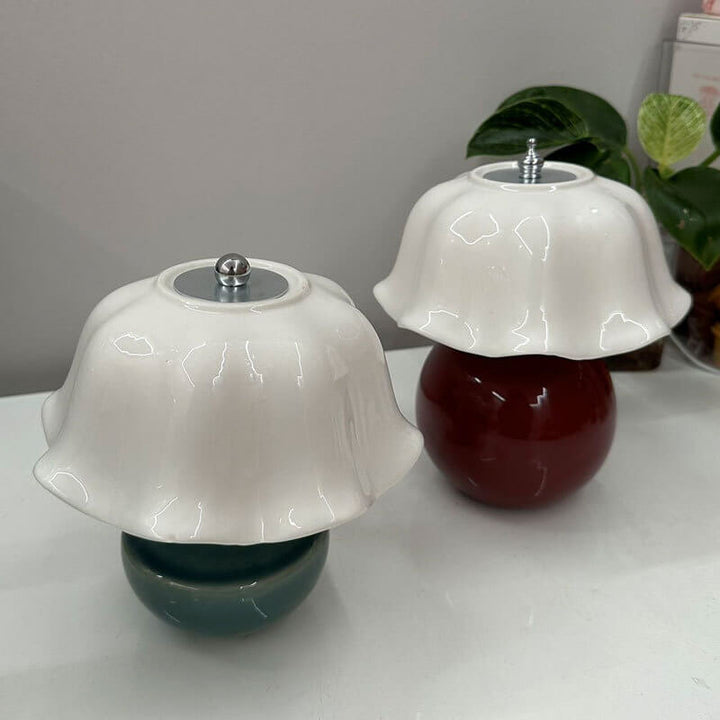 Moderne minimalistische dekorative florale Keramik-LED-Tischlampe 