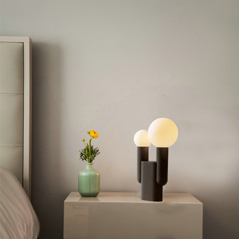 Moderne minimalistische Tischlampe aus Kaktusharz mit 2 Leuchten 