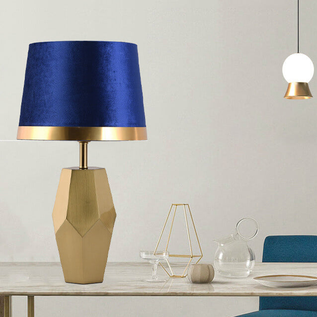 Lampe de table à 1 lumière à base géométrique en métal et tissu artistique de luxe