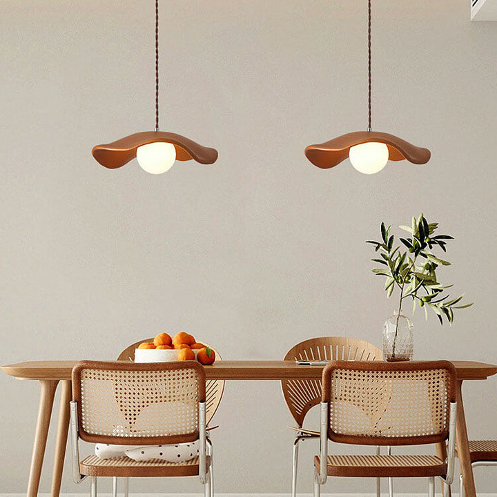 Dôme en crème de macaron Design en vague Résine Suspension à 1 lumière 