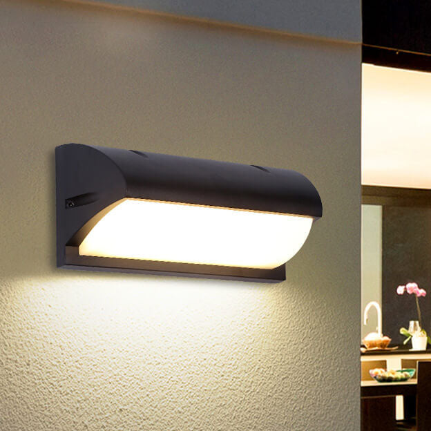 مصباح حائط LED بمستشعر مقاوم للماء بتصميم هندسي بسيط وحديث للاستخدام الخارجي 